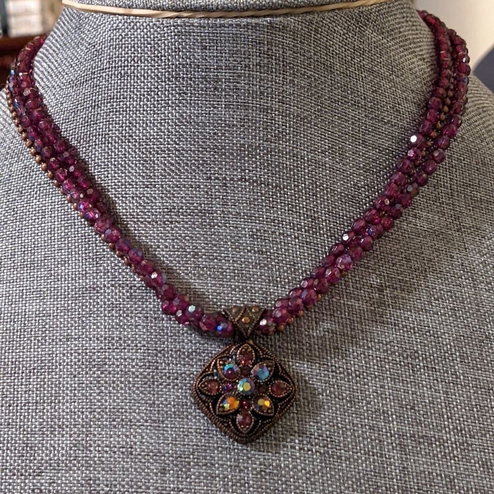 GORGEOUS vintage high quality purple & rainbow plastic & glass pendant necklace